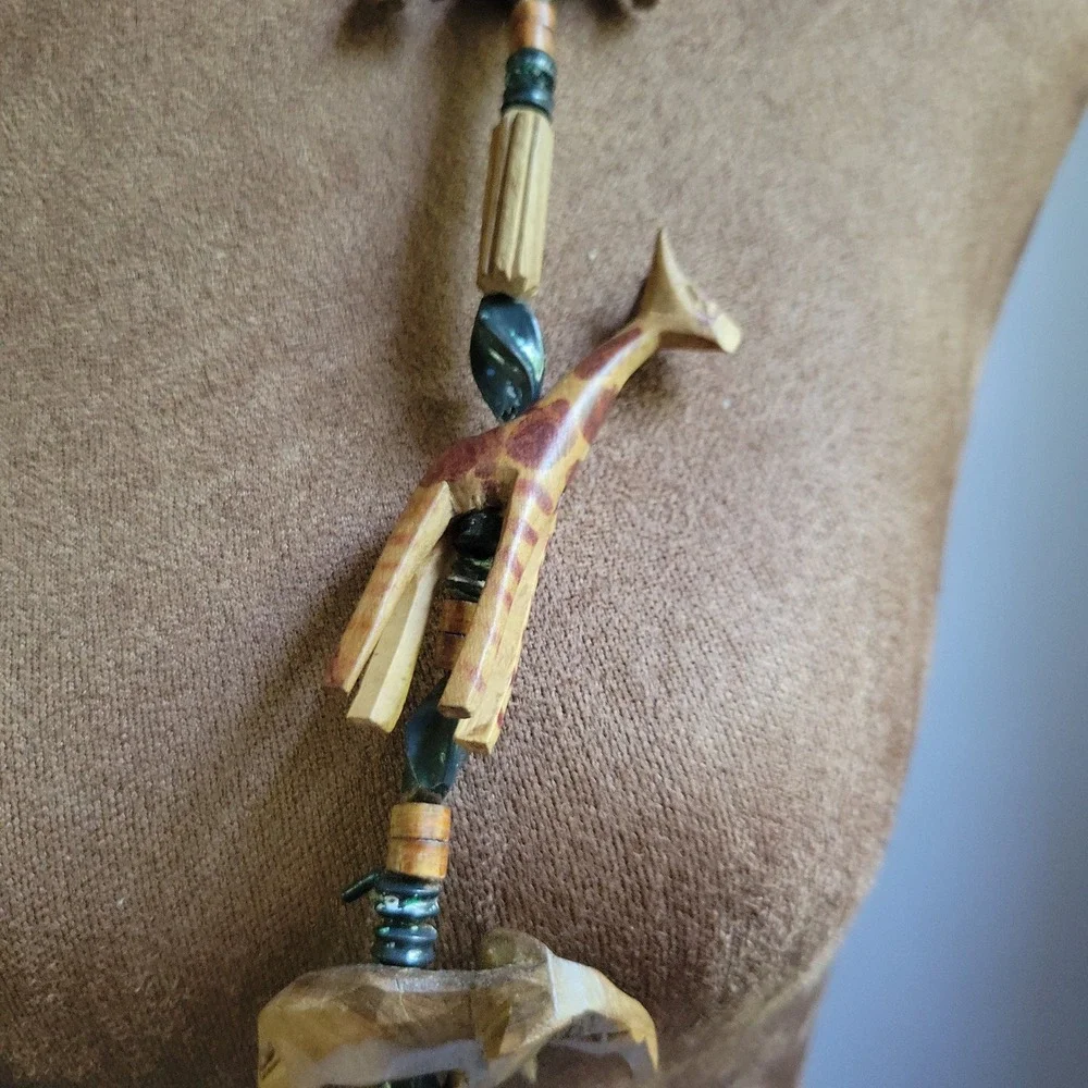 Hand Carved Wood Safari Animal Bead Necklace 30‎ Inch Zebra Giraffe Goblincore